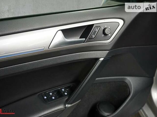 Серый Фольксваген e-Golf, объемом двигателя 0 л и пробегом 85 тыс. км за 10250 $, фото 14 на Automoto.ua