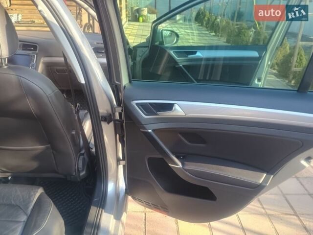 Серый Фольксваген e-Golf, объемом двигателя 0 л и пробегом 115 тыс. км за 9800 $, фото 23 на Automoto.ua