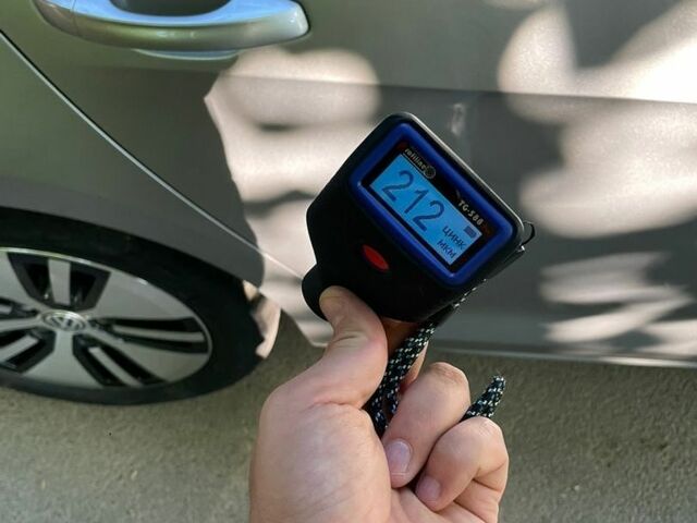 Серый Фольксваген e-Golf, объемом двигателя 0 л и пробегом 104 тыс. км за 9988 $, фото 31 на Automoto.ua