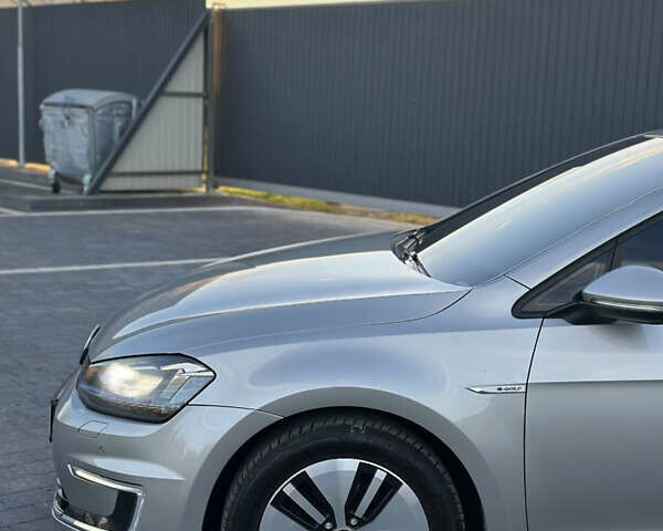 Серый Фольксваген e-Golf, объемом двигателя 0 л и пробегом 159 тыс. км за 9000 $, фото 10 на Automoto.ua