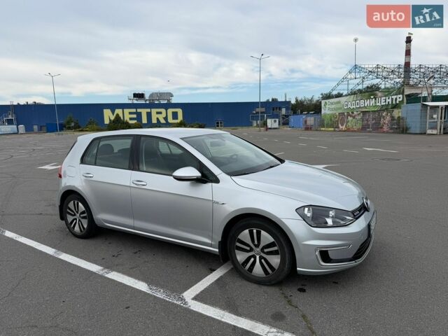 Серый Фольксваген e-Golf, объемом двигателя 0 л и пробегом 86 тыс. км за 9800 $, фото 17 на Automoto.ua