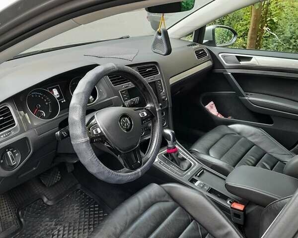 Серый Фольксваген e-Golf, объемом двигателя 0 л и пробегом 70 тыс. км за 11500 $, фото 4 на Automoto.ua