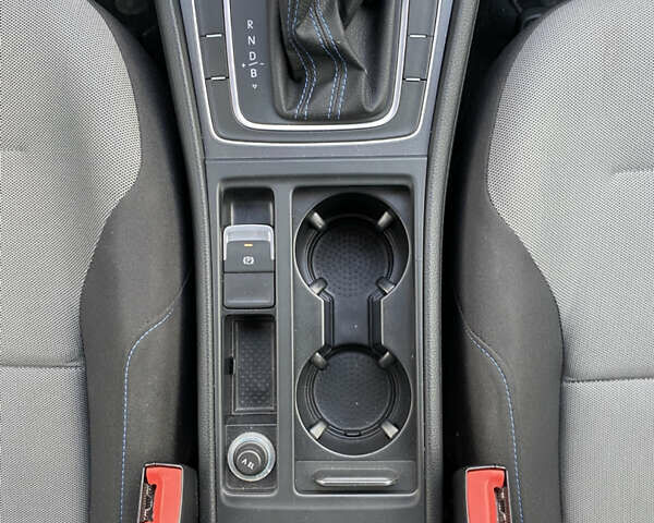 Сірий Фольксваген e-Golf, об'ємом двигуна 0 л та пробігом 87 тис. км за 11800 $, фото 28 на Automoto.ua