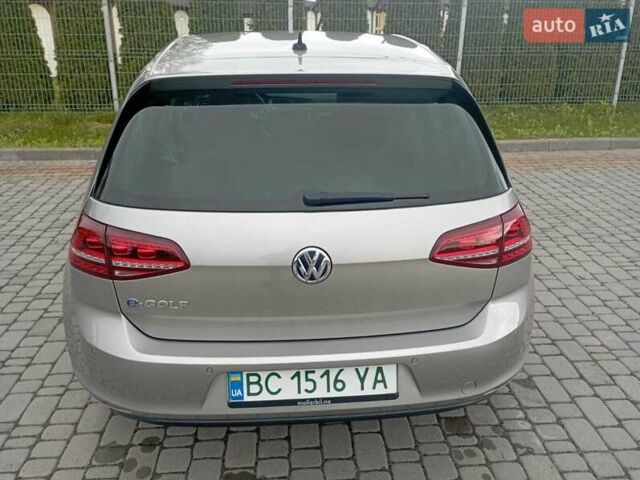 Серый Фольксваген e-Golf, объемом двигателя 0 л и пробегом 113 тыс. км за 9900 $, фото 4 на Automoto.ua