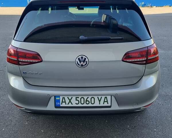 Сірий Фольксваген e-Golf, об'ємом двигуна 0 л та пробігом 48 тис. км за 12000 $, фото 15 на Automoto.ua