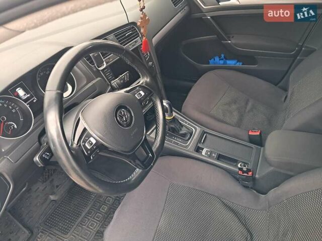 Серый Фольксваген e-Golf, объемом двигателя 0 л и пробегом 140 тыс. км за 9200 $, фото 6 на Automoto.ua