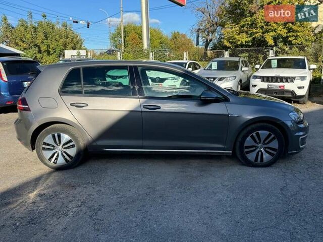 Серый Фольксваген e-Golf, объемом двигателя 0 л и пробегом 72 тыс. км за 11390 $, фото 4 на Automoto.ua
