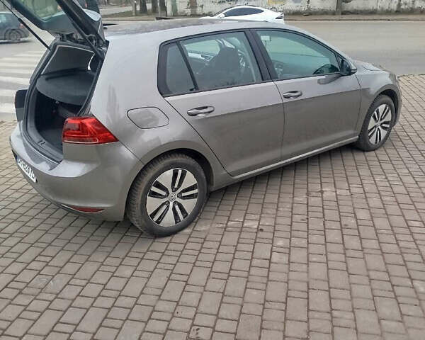 Сірий Фольксваген e-Golf, об'ємом двигуна 0 л та пробігом 104 тис. км за 9300 $, фото 15 на Automoto.ua