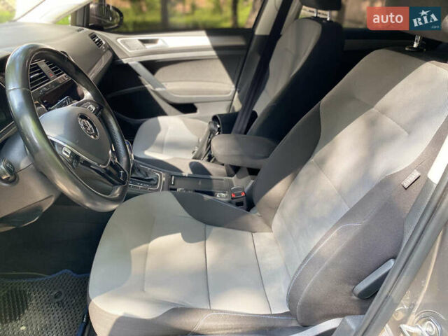 Серый Фольксваген e-Golf, объемом двигателя 0 л и пробегом 73 тыс. км за 8900 $, фото 14 на Automoto.ua