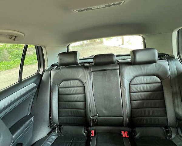 Серый Фольксваген e-Golf, объемом двигателя 0 л и пробегом 113 тыс. км за 9999 $, фото 24 на Automoto.ua