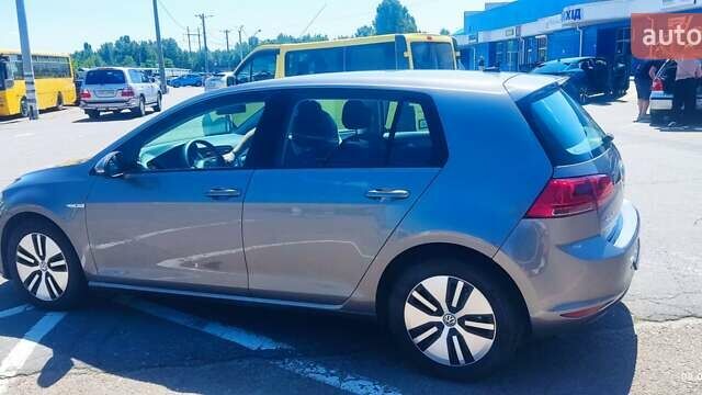 Серый Фольксваген e-Golf, объемом двигателя 0 л и пробегом 56 тыс. км за 10700 $, фото 11 на Automoto.ua