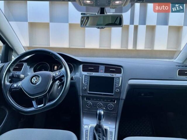 Серый Фольксваген e-Golf, объемом двигателя 0 л и пробегом 119 тыс. км за 10700 $, фото 23 на Automoto.ua