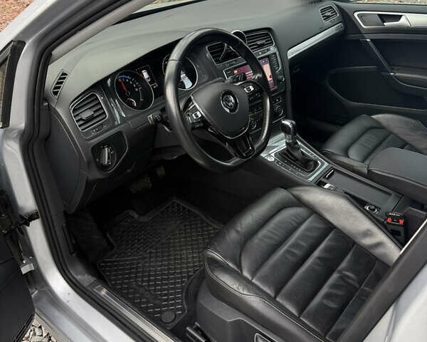 Серый Фольксваген e-Golf, объемом двигателя 0 л и пробегом 120 тыс. км за 7999 $, фото 20 на Automoto.ua