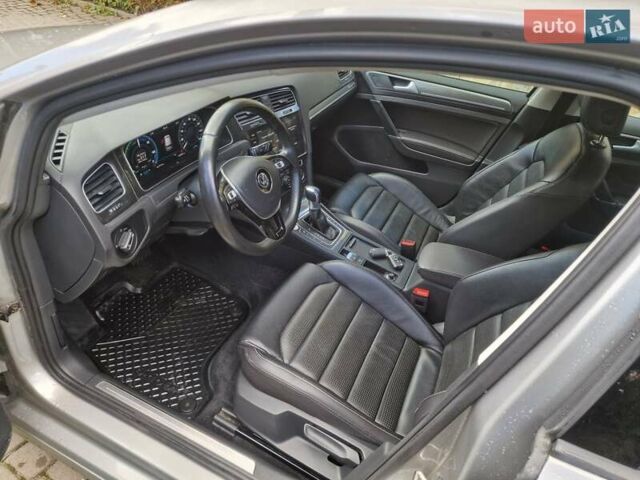 Серый Фольксваген e-Golf, объемом двигателя 0 л и пробегом 133 тыс. км за 12200 $, фото 27 на Automoto.ua