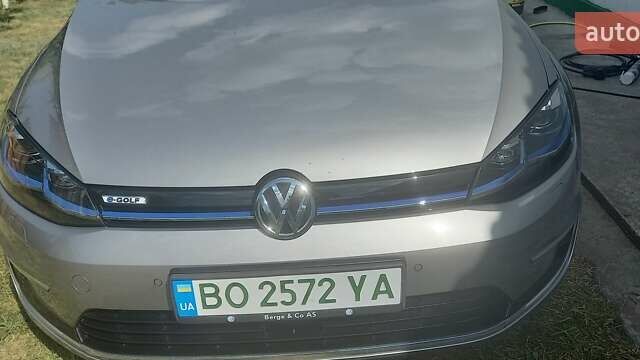Серый Фольксваген e-Golf, объемом двигателя 0 л и пробегом 118 тыс. км за 13900 $, фото 13 на Automoto.ua
