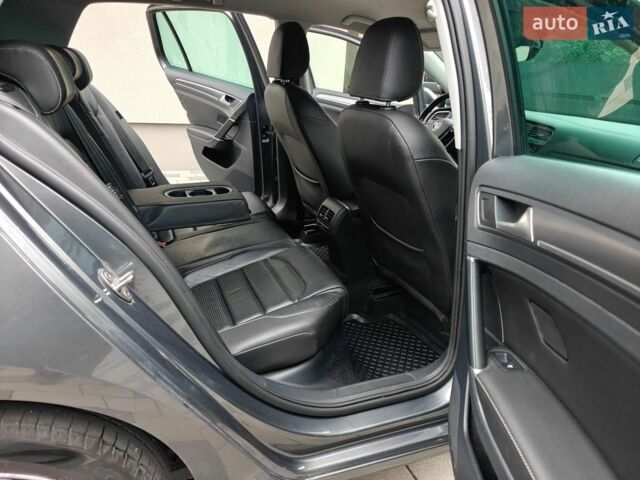 Серый Фольксваген e-Golf, объемом двигателя 0 л и пробегом 140 тыс. км за 11999 $, фото 32 на Automoto.ua