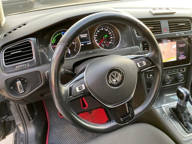Сірий Фольксваген e-Golf, об'ємом двигуна 0 л та пробігом 22 тис. км за 13800 $, фото 13 на Automoto.ua