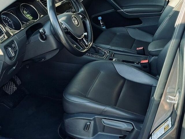 Серый Фольксваген e-Golf, объемом двигателя 0 л и пробегом 143 тыс. км за 12500 $, фото 9 на Automoto.ua