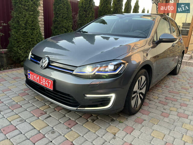 Серый Фольксваген e-Golf, объемом двигателя 0 л и пробегом 149 тыс. км за 12999 $, фото 75 на Automoto.ua