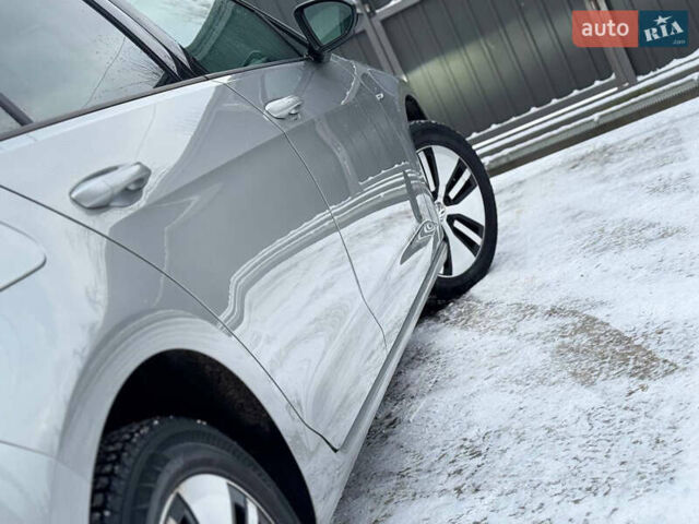 Серый Фольксваген e-Golf, объемом двигателя 0 л и пробегом 148 тыс. км за 12350 $, фото 35 на Automoto.ua