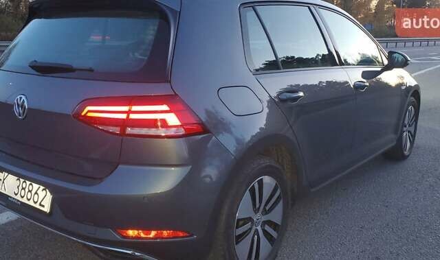 Серый Фольксваген e-Golf, объемом двигателя 0 л и пробегом 150 тыс. км за 11900 $, фото 4 на Automoto.ua