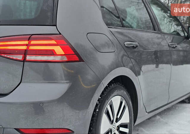 Серый Фольксваген e-Golf, объемом двигателя 0 л и пробегом 159 тыс. км за 12499 $, фото 15 на Automoto.ua