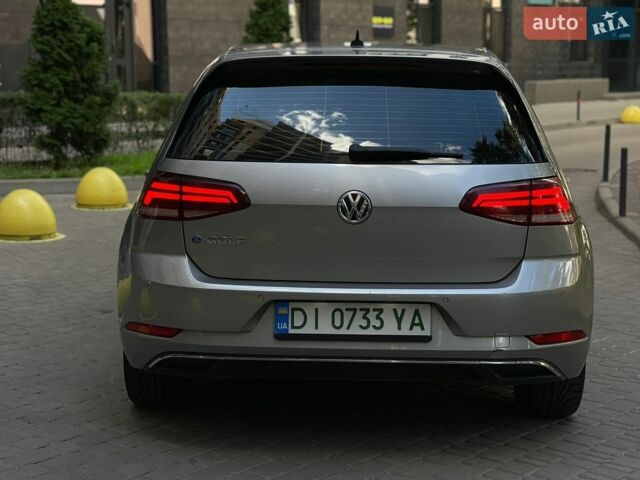 Серый Фольксваген e-Golf, объемом двигателя 0 л и пробегом 140 тыс. км за 13500 $, фото 11 на Automoto.ua