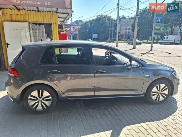 Серый Фольксваген e-Golf, объемом двигателя 0 л и пробегом 160 тыс. км за 13100 $, фото 4 на Automoto.ua