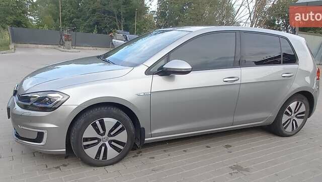 Серый Фольксваген e-Golf, объемом двигателя 0 л и пробегом 118 тыс. км за 13900 $, фото 8 на Automoto.ua