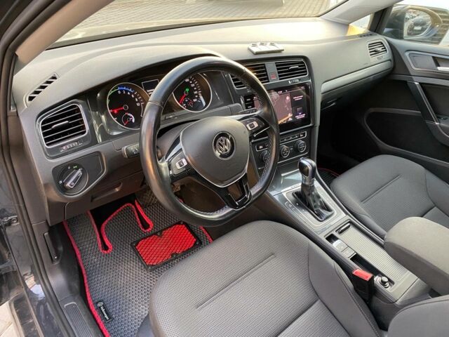 Сірий Фольксваген e-Golf, об'ємом двигуна 0 л та пробігом 22 тис. км за 13800 $, фото 10 на Automoto.ua