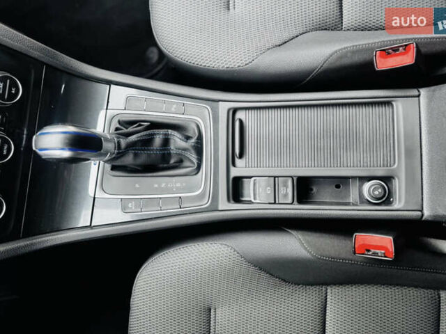 Сірий Фольксваген e-Golf, об'ємом двигуна 0 л та пробігом 140 тис. км за 11450 $, фото 24 на Automoto.ua