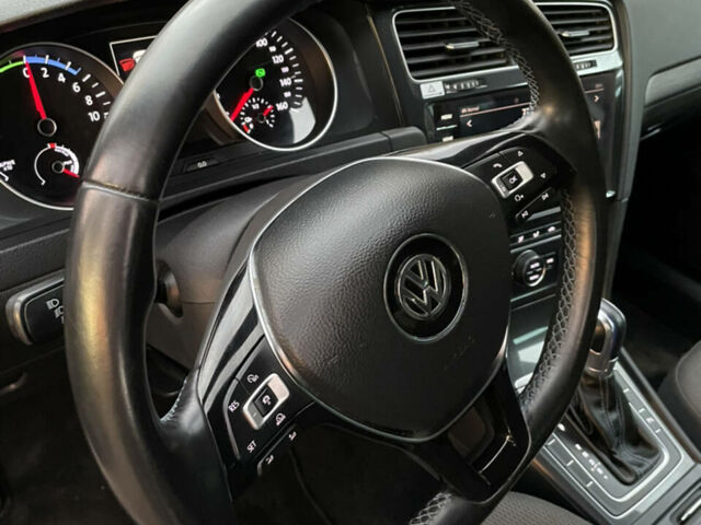Сірий Фольксваген e-Golf, об'ємом двигуна 0 л та пробігом 214 тис. км за 10500 $, фото 15 на Automoto.ua