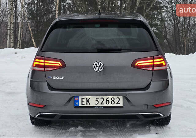 Серый Фольксваген e-Golf, объемом двигателя 0 л и пробегом 159 тыс. км за 12499 $, фото 12 на Automoto.ua