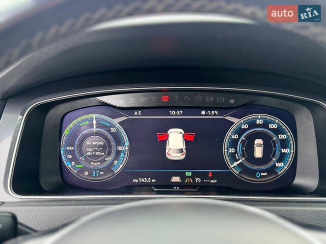 Серый Фольксваген e-Golf, объемом двигателя 0 л и пробегом 148 тыс. км за 12350 $, фото 43 на Automoto.ua