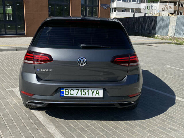 Серый Фольксваген e-Golf, объемом двигателя 0 л и пробегом 45 тыс. км за 14900 $, фото 3 на Automoto.ua