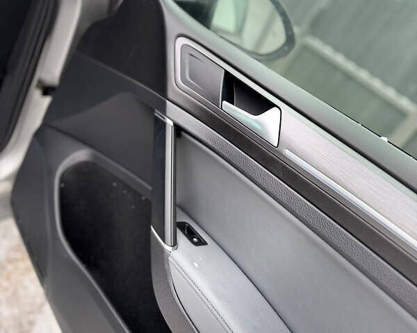 Серый Фольксваген e-Golf, объемом двигателя 0 л и пробегом 148 тыс. км за 12350 $, фото 55 на Automoto.ua