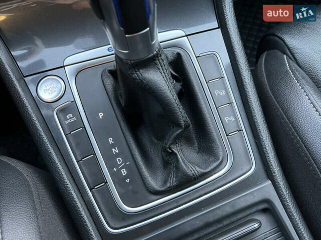 Серый Фольксваген e-Golf, объемом двигателя 0 л и пробегом 149 тыс. км за 12999 $, фото 10 на Automoto.ua