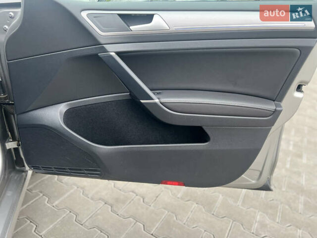 Серый Фольксваген e-Golf, объемом двигателя 0 л и пробегом 115 тыс. км за 9600 $, фото 14 на Automoto.ua