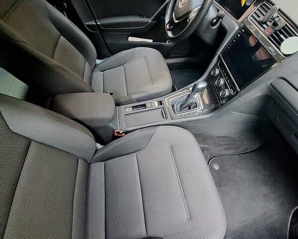 Серый Фольксваген e-Golf, объемом двигателя 0 л и пробегом 160 тыс. км за 13100 $, фото 2 на Automoto.ua