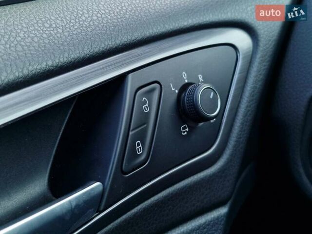 Сірий Фольксваген e-Golf, об'ємом двигуна 0 л та пробігом 148 тис. км за 13999 $, фото 26 на Automoto.ua