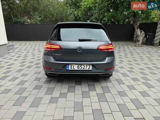 Серый Фольксваген e-Golf, объемом двигателя 0 л и пробегом 140 тыс. км за 11999 $, фото 8 на Automoto.ua