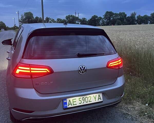 Серый Фольксваген e-Golf, объемом двигателя 0 л и пробегом 103 тыс. км за 15300 $, фото 4 на Automoto.ua