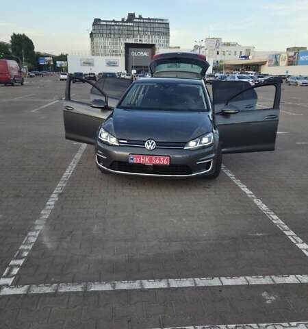 Серый Фольксваген e-Golf, объемом двигателя 0 л и пробегом 135 тыс. км за 12200 $, фото 4 на Automoto.ua