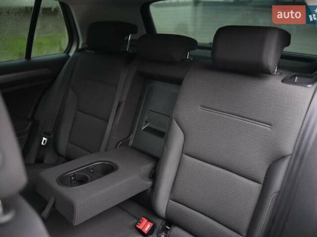 Серый Фольксваген e-Golf, объемом двигателя 0 л и пробегом 28 тыс. км за 12900 $, фото 24 на Automoto.ua