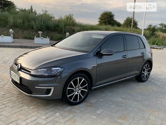 Серый Фольксваген e-Golf, объемом двигателя 0 л и пробегом 109 тыс. км за 14200 $, фото 12 на Automoto.ua