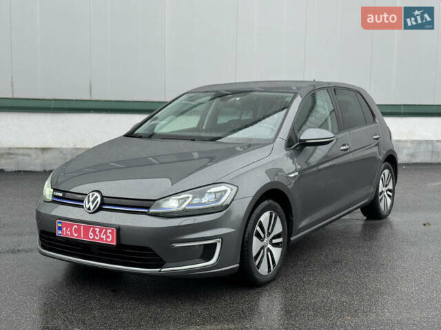 Серый Фольксваген e-Golf, объемом двигателя 0 л и пробегом 98 тыс. км за 12000 $, фото 8 на Automoto.ua