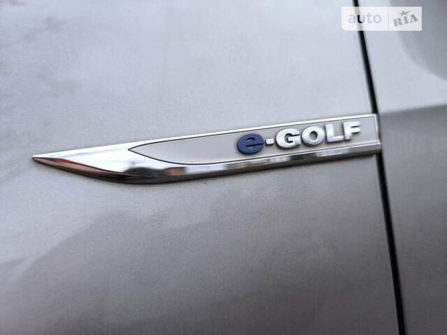 Серый Фольксваген e-Golf, объемом двигателя 0 л и пробегом 33 тыс. км за 17000 $, фото 54 на Automoto.ua