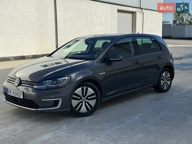 Серый Фольксваген e-Golf, объемом двигателя 0 л и пробегом 120 тыс. км за 12000 $, фото 1 на Automoto.ua
