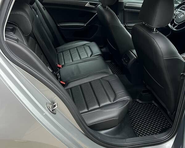 Серый Фольксваген e-Golf, объемом двигателя 0 л и пробегом 103 тыс. км за 15300 $, фото 16 на Automoto.ua