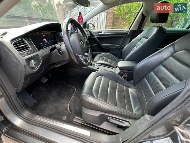 Серый Фольксваген e-Golf, объемом двигателя 0 л и пробегом 88 тыс. км за 13699 $, фото 15 на Automoto.ua